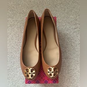 Tory Burch Claire Ballet Flat in Tumbled Leather